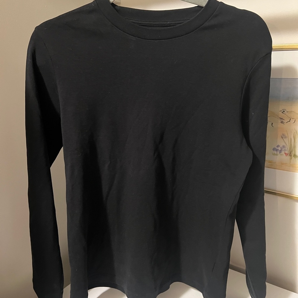Uniqlo Classic Black Long Sleeve Tee